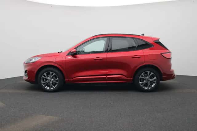 Ford Kuga (2023) thumbnail 4