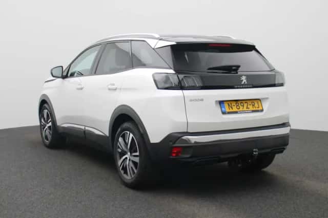 Peugeot 3008 (2022) thumbnail 2