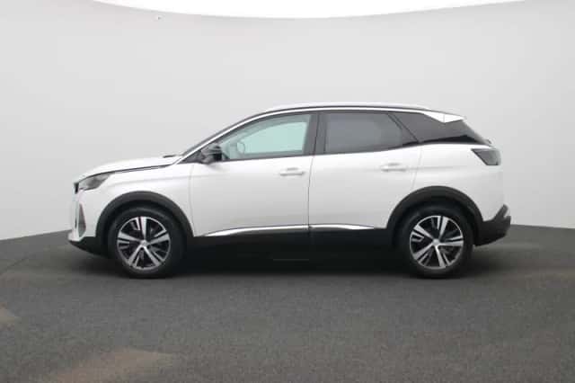 Peugeot 3008 (2022) thumbnail 4