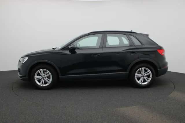 Audi Q3 (2021) thumbnail 4
