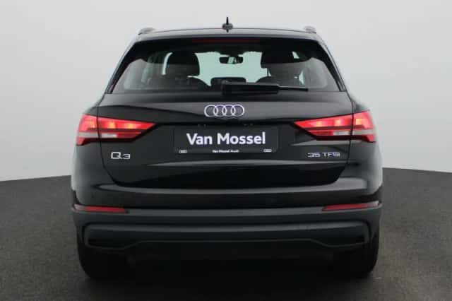 Audi Q3 (2021) thumbnail 5