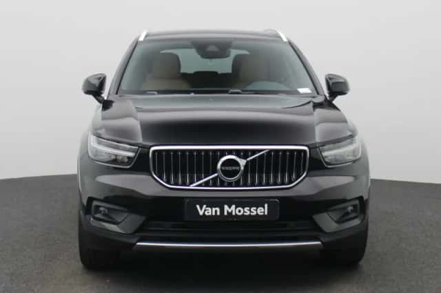 Volvo XC40 (2021) thumbnail 3