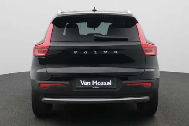 Volvo XC40 (2021) thumbnail 5