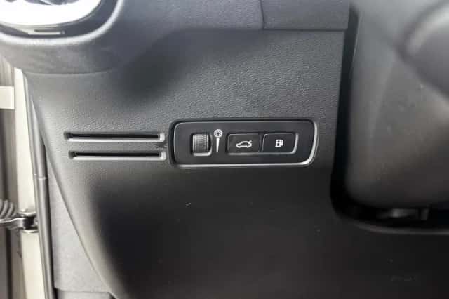 Volvo XC40 (2022) thumbnail 13