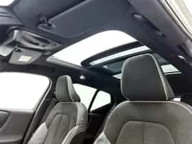 Volvo XC40 (2022) thumbnail 32
