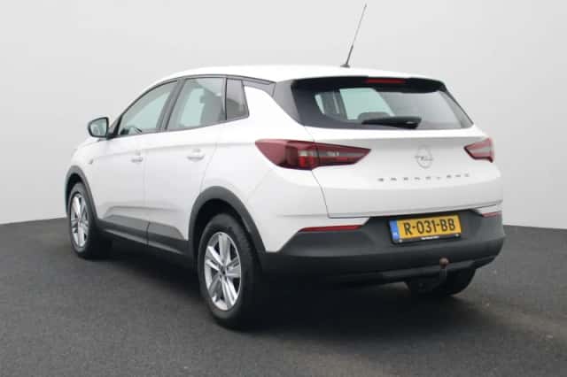 Opel Grandland (2022) thumbnail 2