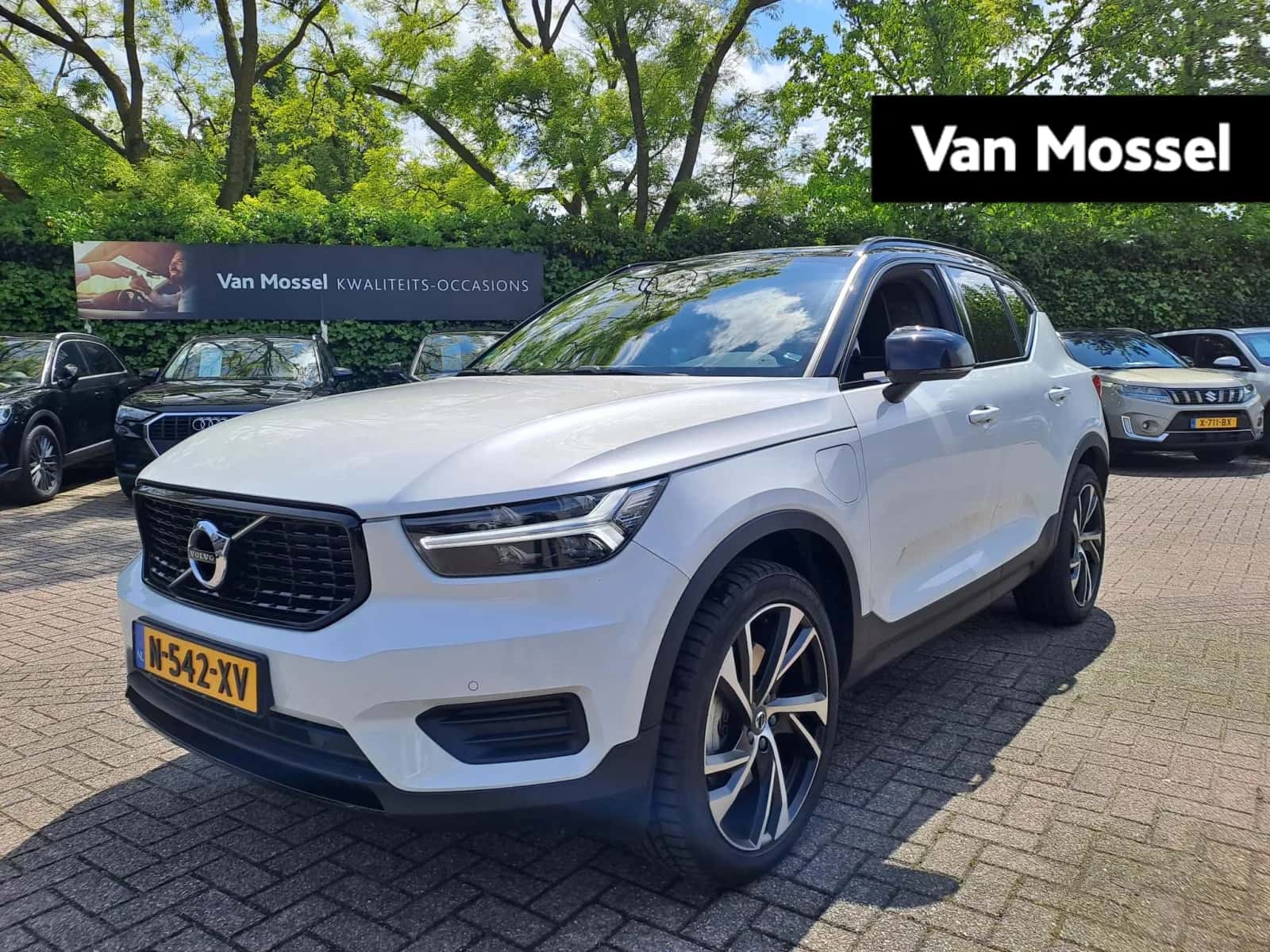 Volvo XC40 (2022) — foto 1