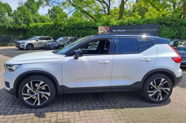 Volvo XC40 (2022) thumbnail 2
