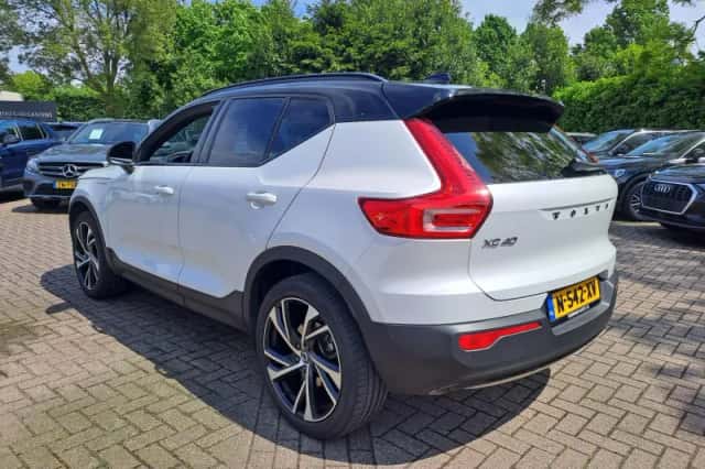 Volvo XC40 (2022) thumbnail 3