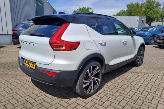 Volvo XC40 (2022) thumbnail 4