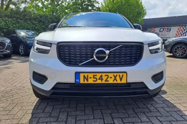 Volvo XC40 (2022) thumbnail 6