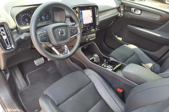 Volvo XC40 (2022) thumbnail 7