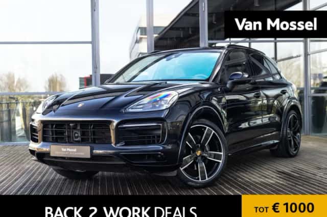 Porsche Cayenne (2023) thumbnail 1