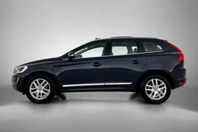 Volvo XC60 (2017) thumbnail 2