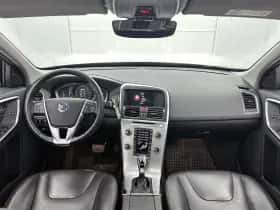 Volvo XC60 (2017) thumbnail 17