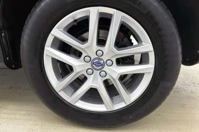 Volvo XC60 (2017) thumbnail 36