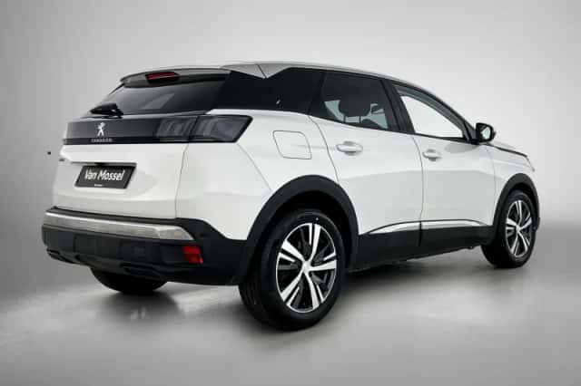 Peugeot 3008 (2021) thumbnail 4