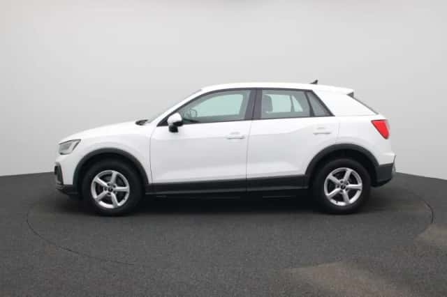 Audi Q2 (2023) thumbnail 4
