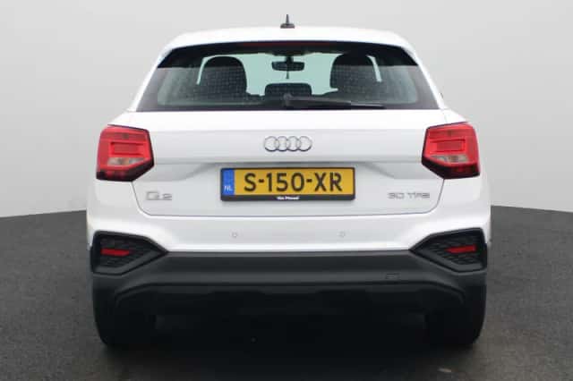 Audi Q2 (2023) thumbnail 5