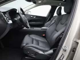 Volvo XC60 (2021) thumbnail 11