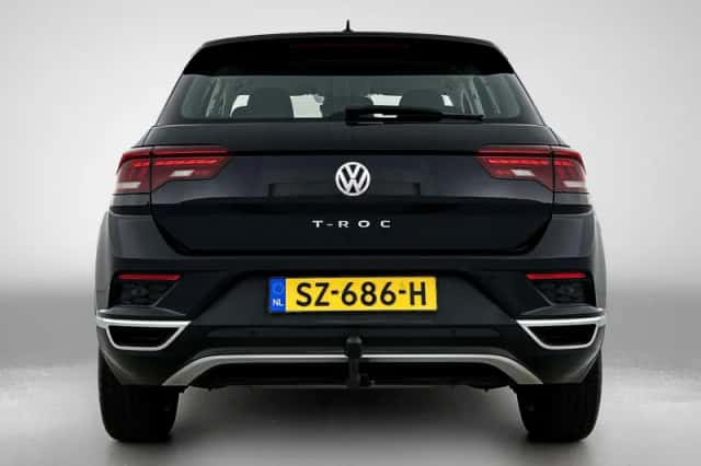 Volkswagen T-Roc (2018) thumbnail 3