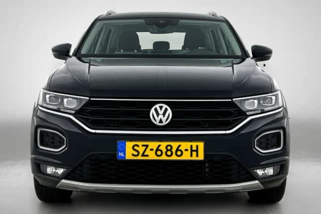 Volkswagen T-Roc (2018) thumbnail 5