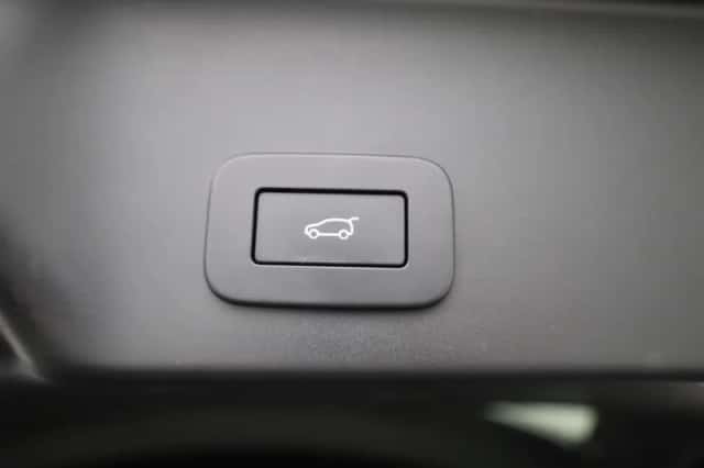 Land Rover Range Rover Evoque (2022) thumbnail 12