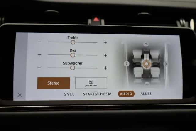 Land Rover Range Rover Evoque (2022) thumbnail 32