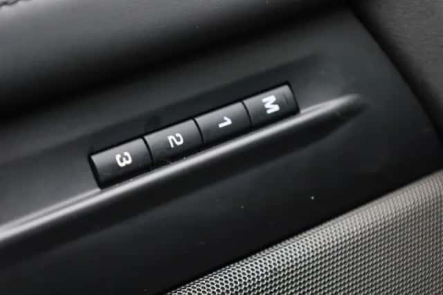 Land Rover Range Rover Evoque (2022) thumbnail 38