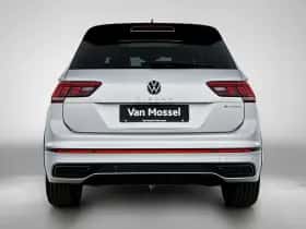 Volkswagen Tiguan (2022) thumbnail 3