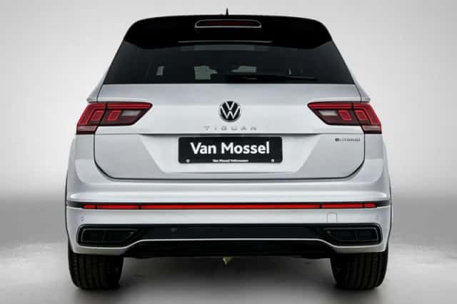 Volkswagen Tiguan (2022) thumbnail 3