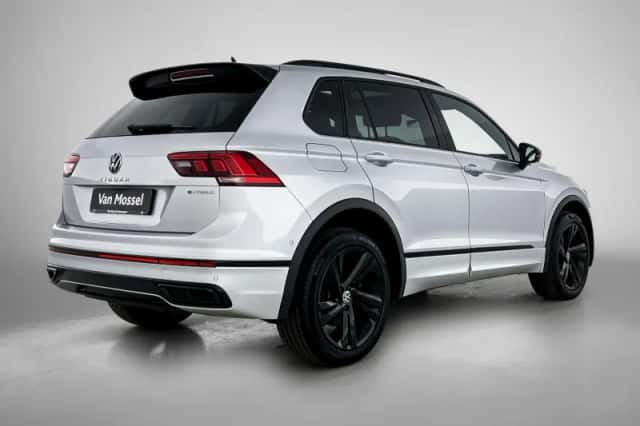 Volkswagen Tiguan (2022) thumbnail 4