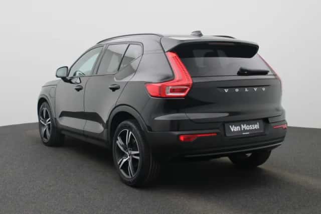 Volvo XC40 (2021) thumbnail 2