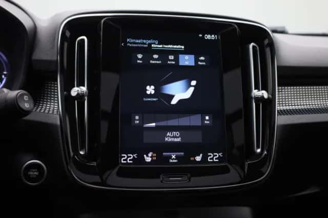 Volvo XC40 (2021) thumbnail 18