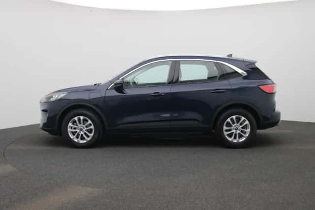 Ford Kuga (2023) thumbnail 4
