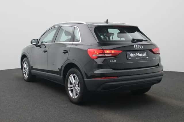 Audi Q3 (2022) thumbnail 2