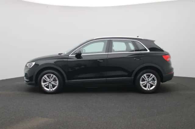 Audi Q3 (2022) thumbnail 4