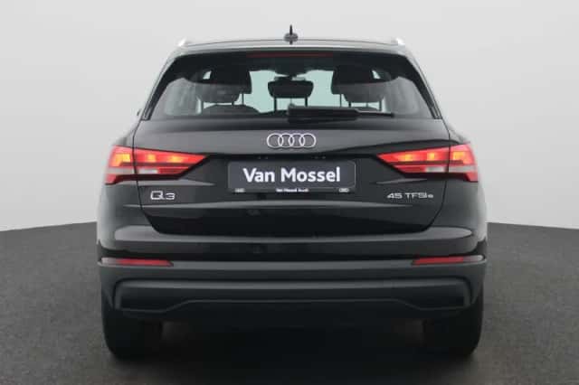 Audi Q3 (2022) thumbnail 5