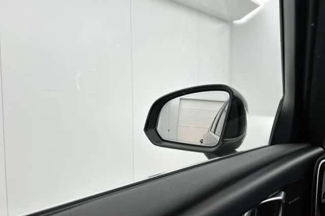 Volvo XC40 (2022) thumbnail 21