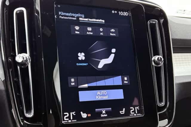 Volvo XC40 (2022) thumbnail 23