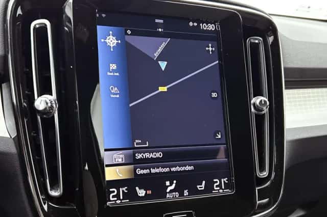 Volvo XC40 (2022) thumbnail 25