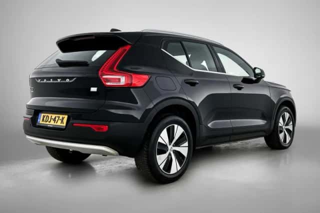 Volvo XC40 (2022) thumbnail 4