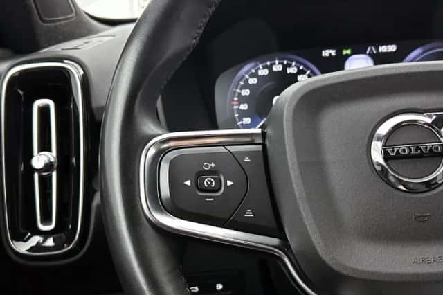 Volvo XC40 (2022) thumbnail 6