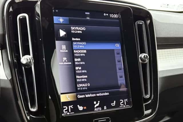 Volvo XC40 (2022) thumbnail 7