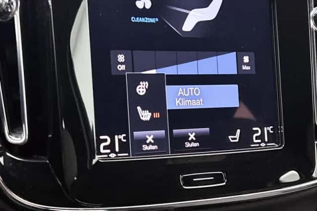 Volvo XC40 (2022) thumbnail 8