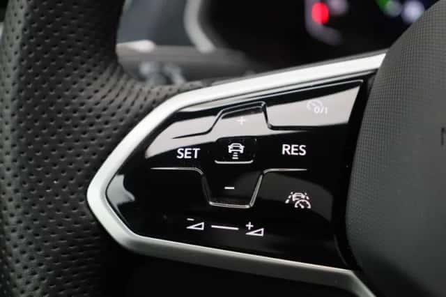 Volkswagen Tiguan (2024) thumbnail 19