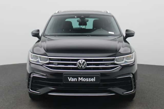 Volkswagen Tiguan (2024) thumbnail 3