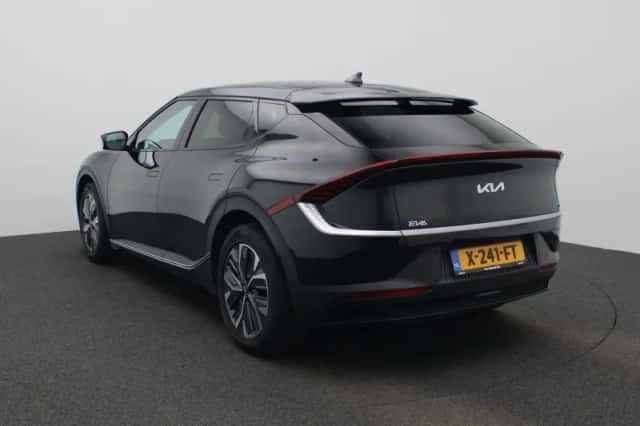 Kia EV6 (2023) thumbnail 2