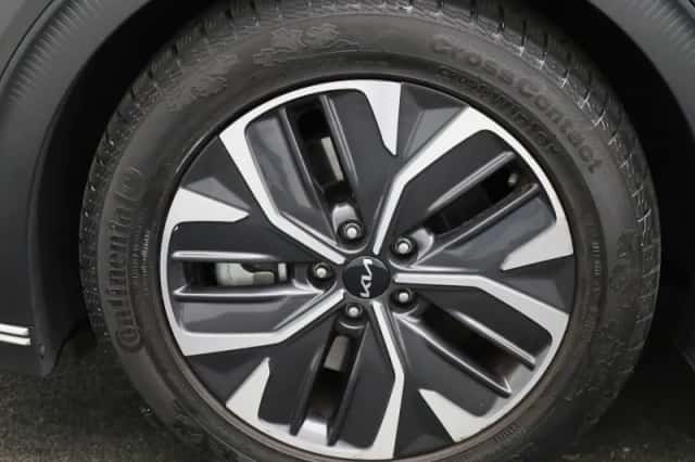Kia EV6 (2023) thumbnail 13