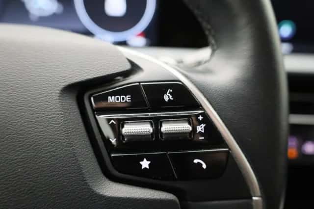 Kia EV6 (2023) thumbnail 17